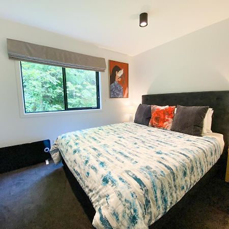 Modern 2-Bedroom Apartment 7-Mins Walk To Distretto di Queenstown Esterno foto
