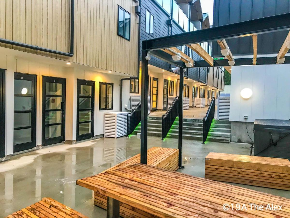 Modern 2-Bedroom Apartment 7-Mins Walk To Distretto di Queenstown Esterno foto