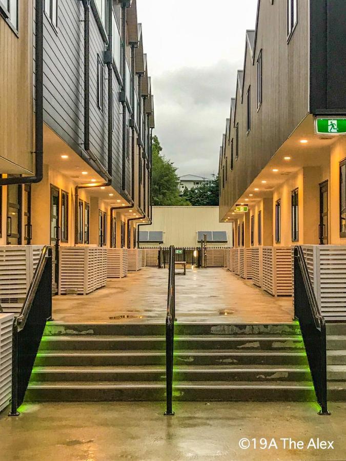 Modern 2-Bedroom Apartment 7-Mins Walk To Distretto di Queenstown Esterno foto