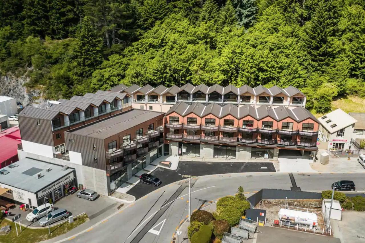 Modern 2-Bedroom Apartment 7-Mins Walk To Distretto di Queenstown Esterno foto