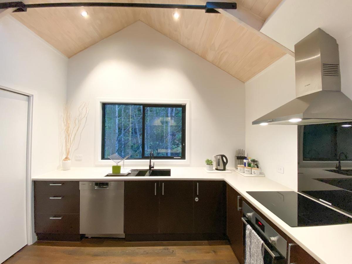 Modern 2-Bedroom Apartment 7-Mins Walk To Distretto di Queenstown Esterno foto