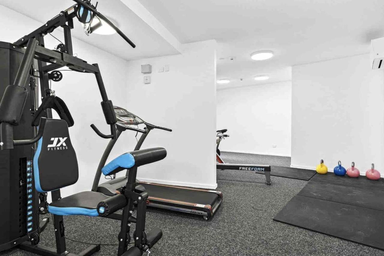 Modern 2-Bedroom Apartment 7-Mins Walk To Distretto di Queenstown Esterno foto