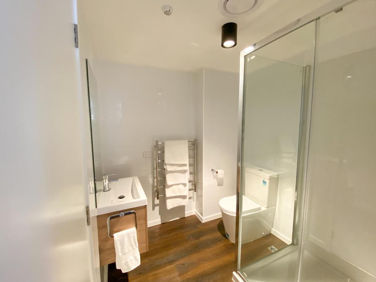 Modern 2-Bedroom Apartment 7-Mins Walk To Distretto di Queenstown Esterno foto