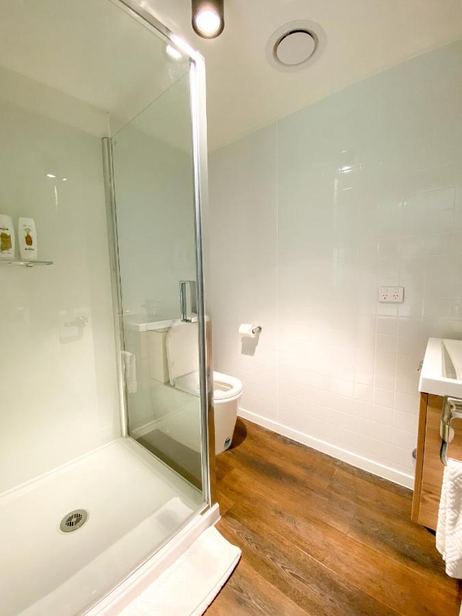 Modern 2-Bedroom Apartment 7-Mins Walk To Distretto di Queenstown Esterno foto