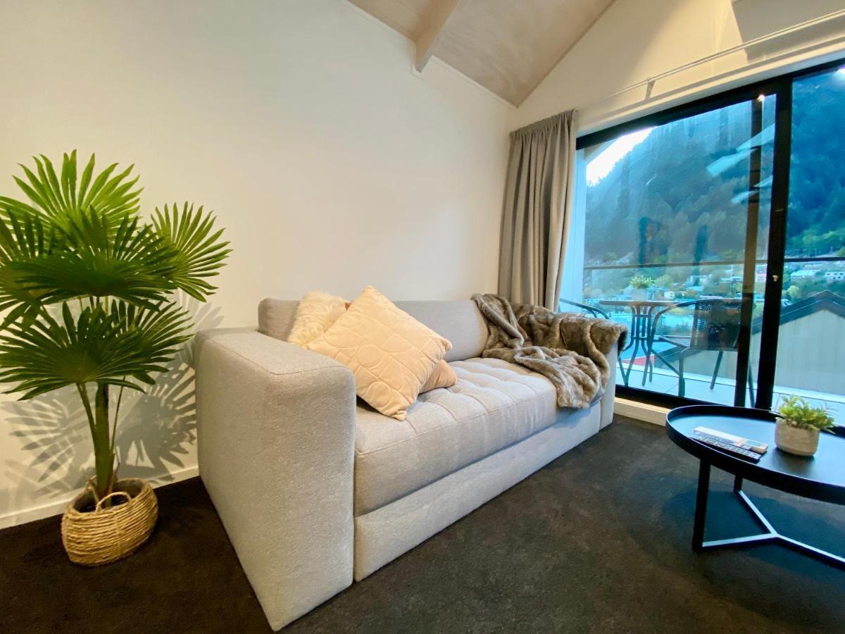 Modern 2-Bedroom Apartment 7-Mins Walk To Distretto di Queenstown Esterno foto